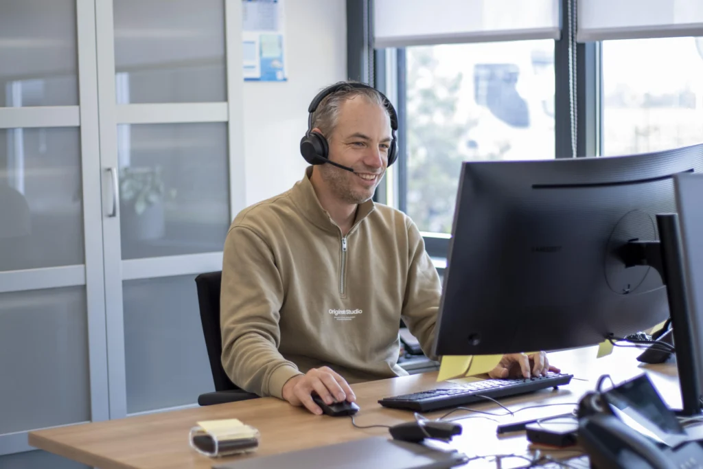 Technical support employee