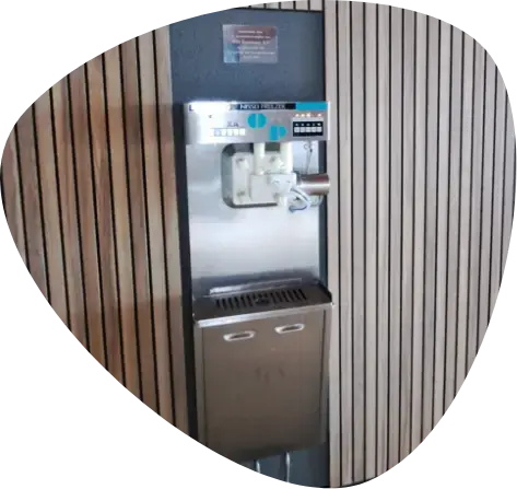 Eén van de eerste NISSEI softijsmachines.